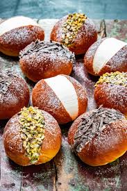 C:\Users\ASUS\Pictures\Roma-Meydanı-Şubat-2026-İtalyan Masası-Maritozzi-.jpg