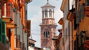 C:\Users\ASUS\Pictures\Roma-Meydanı-Şubat-2026-SI-Verona-Torre dei Lamberti.jpg