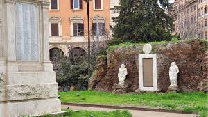 C:\Users\ASUS\Pictures\Roma Meydanı - İtalya Kültür Tarih Sanat Dergisi -Piazza Vittorio Emanuele - II Porta Alchemica.jpg